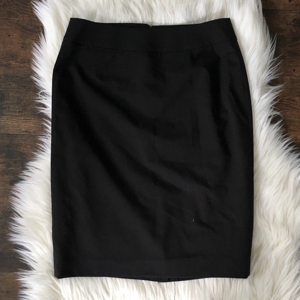 Calvin Klein pencil skirt. Black. Size 4